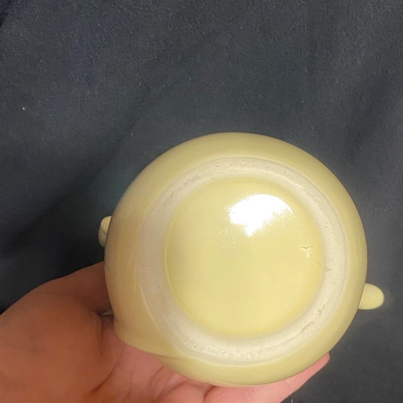 Teapot Retro vintage, cheeky, dancing, butter yellow teapot - Picture 12 of 16